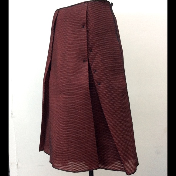The People’s (2) WOMENs Pleated A-Lined Mesh SKIRT - Picture 4 of 6